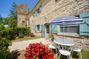 Charmante maison en Camargue avec piscine partagée